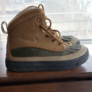 Kids Nike acg boots